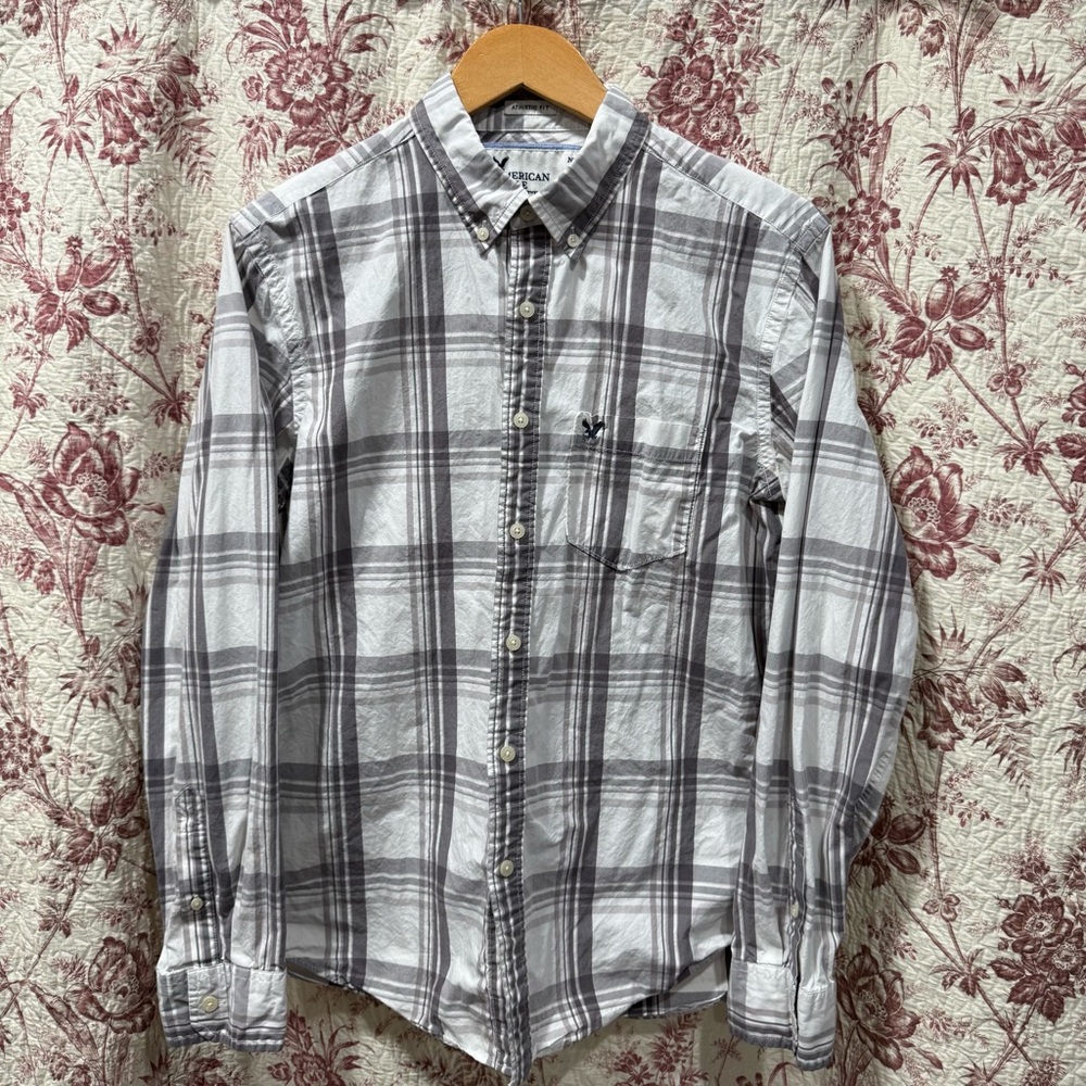American Eagle Plaid Button Down Shirt Gray White Medium